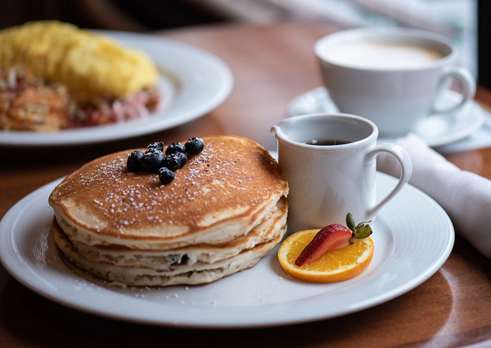 pancakes breakfast plates