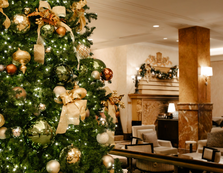 202512 Pfister Holiday Decor 07 (1)