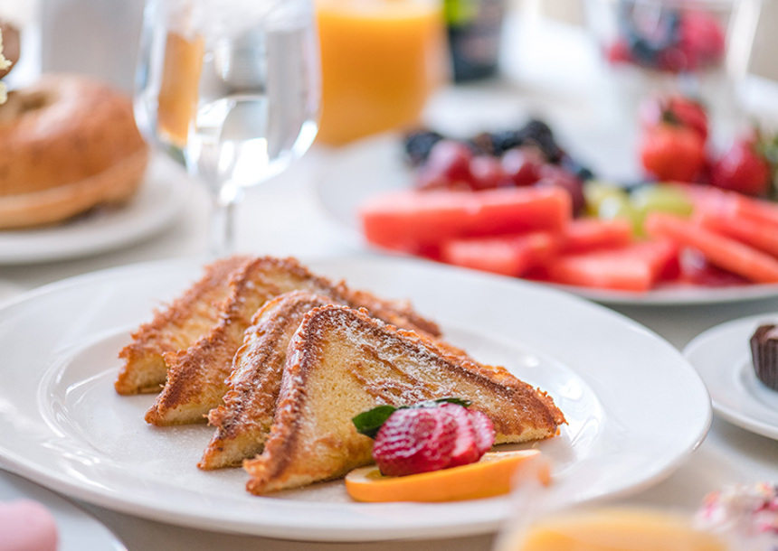 french toast and fruit 